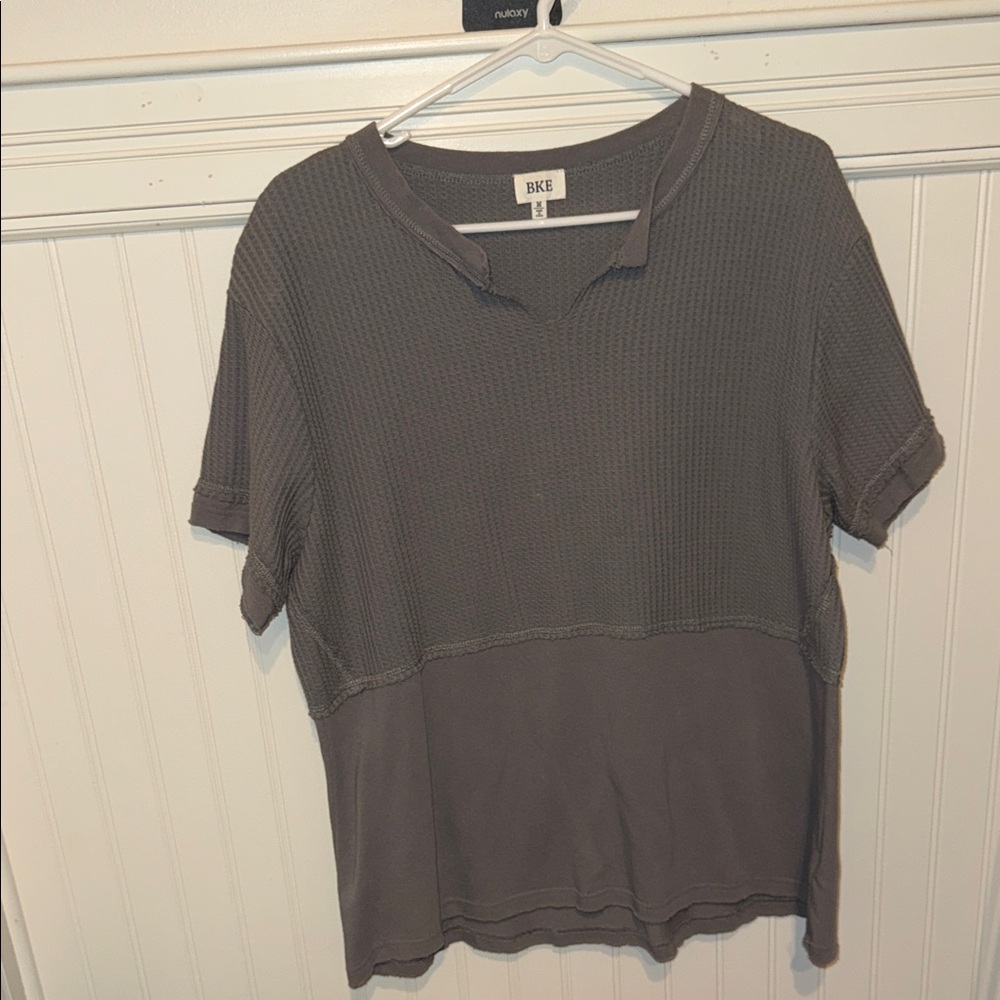 BKE Short Sleeve Two-Tone Knit Top Oversized